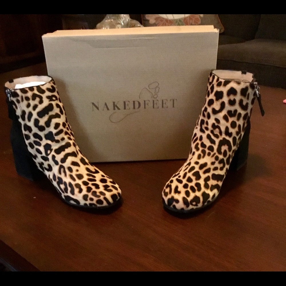 Naked feet